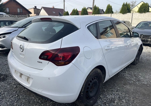 Opel Astra cena 13500 przebieg: 179000, rok produkcji 2011 z Brzesko małe 56